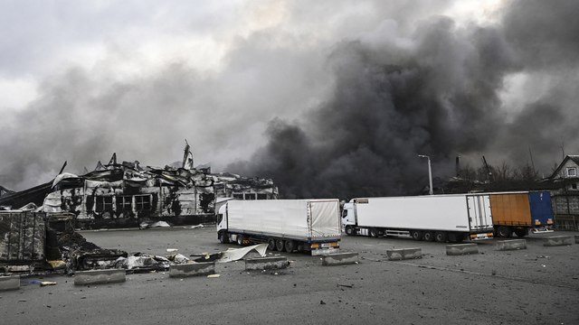 الجزيرة ترصد آثار القصف والمعارك في منطقة ستويانكا غرب العاصمة الأوكرانية