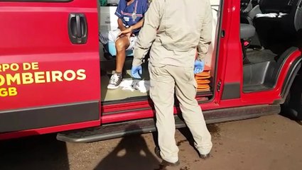 Homem é socorrido após cair de mobilete no Bairro Morumbi