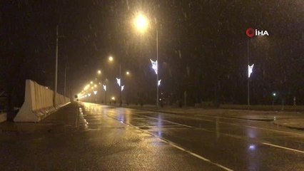 Iğdır-Ağrı yolu kar yağışı sonrası boş kaldı