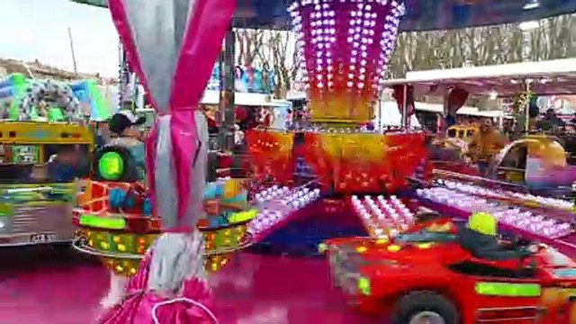Beaucoup de monde à la Fête foraine de TRETS de Printemps 20 mars 2022