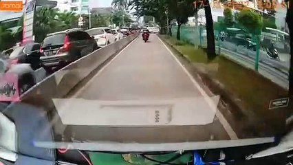 Terekam Media Kamera, Dashcam Kamera Mobil di Jalan Eps.0642