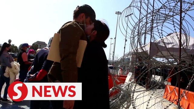 Anti-war Russians in limbo at US-Mexico border