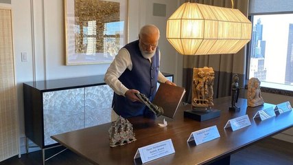 PM Modi inspect artifacts returned by Australia hours before bilateral talks