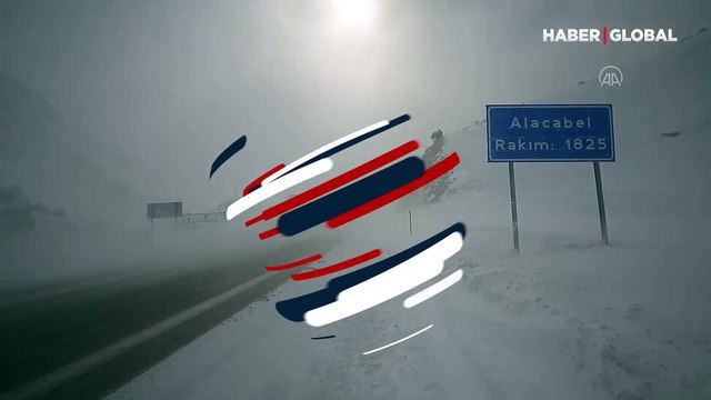 Antalya-Konya kara yolu kar nedeniyle tır geçişlerine kapatıldı