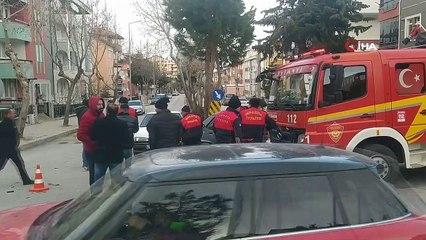 Yola kontrolsüz çıkan otomobil itfaiyeyle çarpıştı: O anlar kamerada