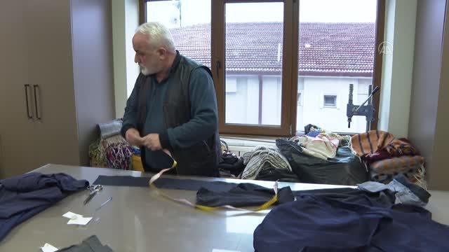 Aydın Baba yıllardır Darülaceze sakinlerinin elbiselerini onarıyor