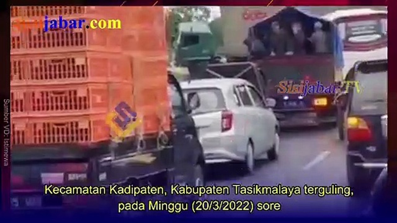 Truk Kontainer Terguling di Jalur Gentong Tasikmalaya