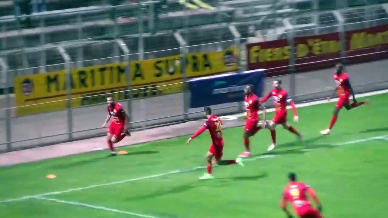 FC Martigues - Toulon: le retourné couché de Samir Belloumou