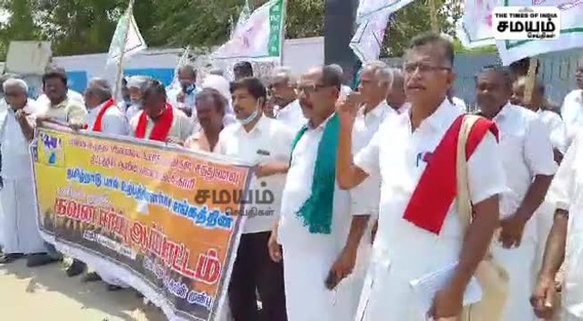பால் லிட்டருக்கு 10 ரூபாய் உயர்வா? அதிர்ச்சியில் இல்லத்தரசிகள்!