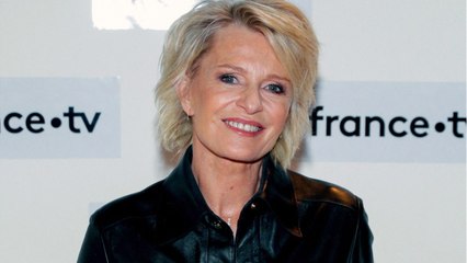 VOICI : Sophie Davant se confie sur comment "combattre les complexes qui pourrissent la vie"