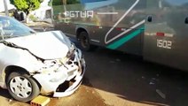 Carro e ônibus se envolvem em colisão na Rua Ipanema e Corpo de Bombeiros é acionado
