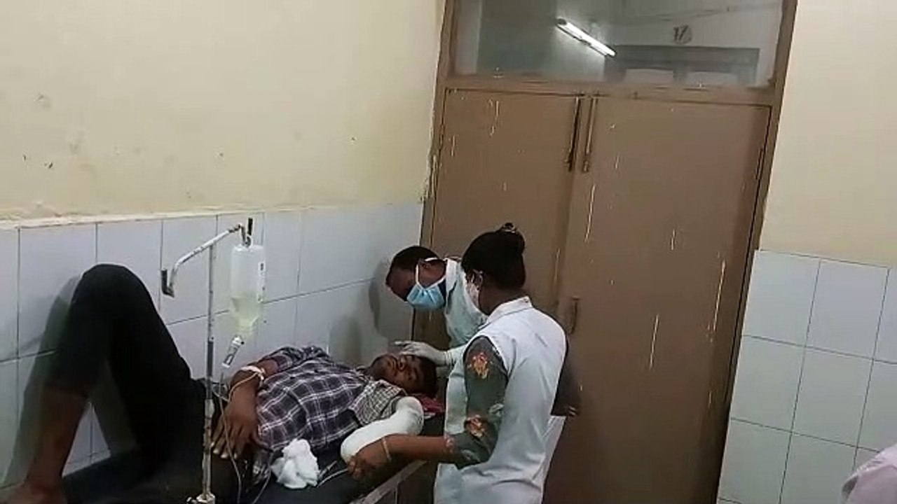 Video : थ्रेसर में फंसा युवक का हाथ, घंटों तड़पता रहा, हालत देख चिकित्सक भी रह गए दंग