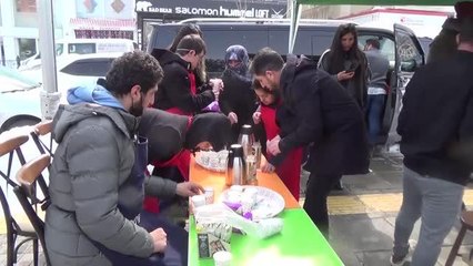 Down sendromlu çocuklar vatandaşlara kahve ikram etti