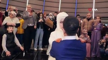 Boyları küçük, aşkları büyük... Sevgileri evlilikle sonuçlandı