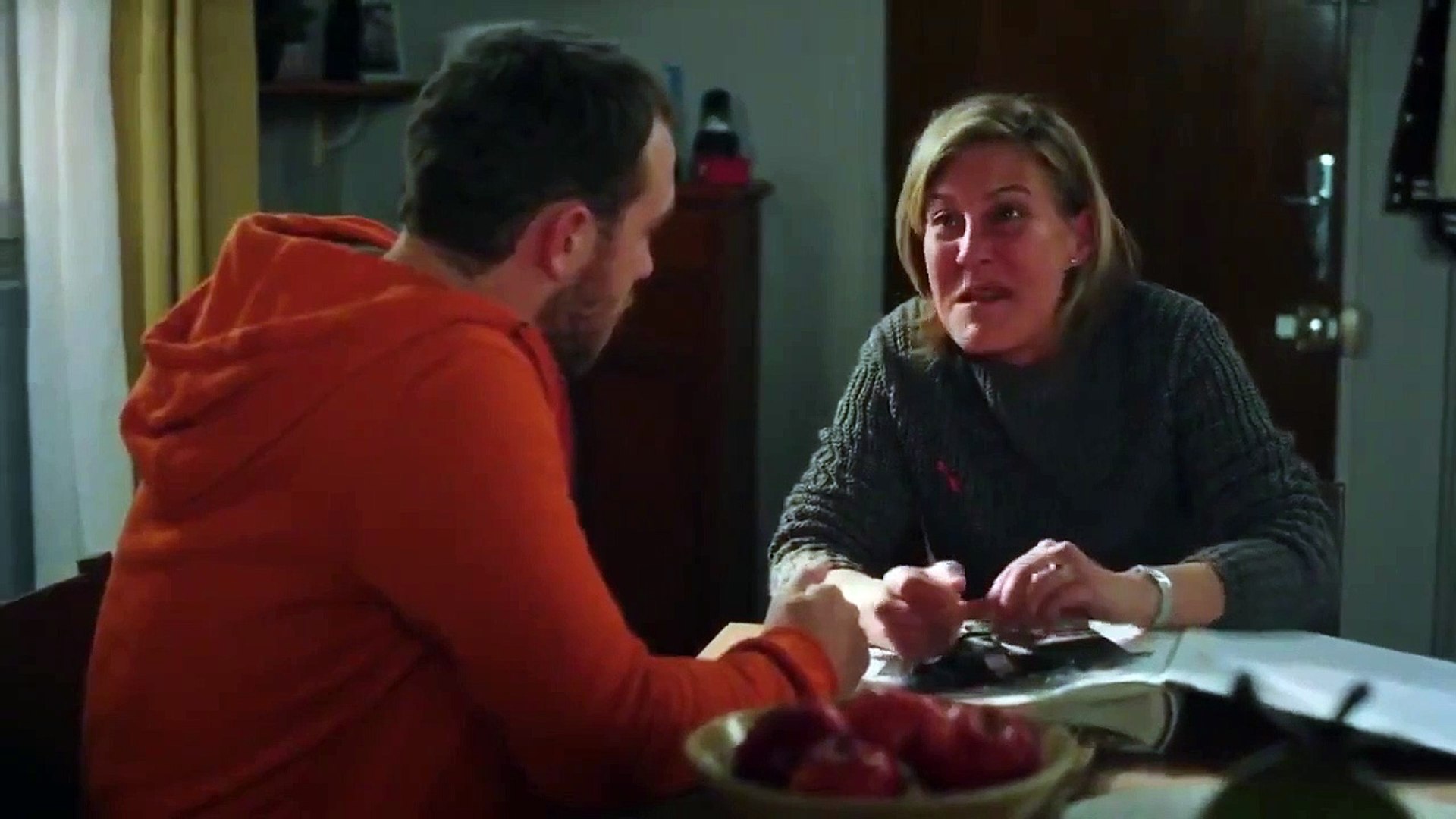 Plus Belle La Vie 4505 Plus belle la vie 4505 Indiscrétion - Laetitia déterre les secrets de  famille - Vidéo Dailymotion