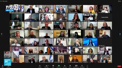 زيلينسكي يطلب من بينيت أن يكون وسيطا في مفاوضات السلام