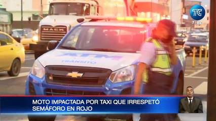 Una pareja que viajaba en moto  quedó herida tras impactarse con un taxi