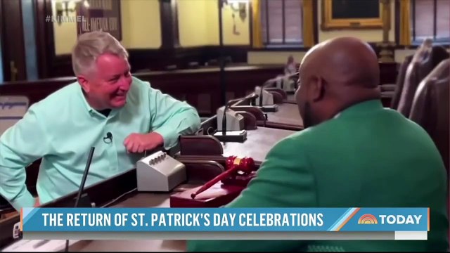 Putin Cut Off from Botox, Russian Oligarchs Mad About Boat Seizures & the Best Local News Clip Ever