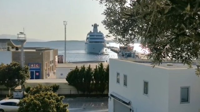 Abramoviç’in ultra lüks yatına Ukraynalılardan savaş protestosu