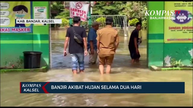 Sekolah Terendam Banjir, Siswa di Martapura Tetap Laksanakan Ujian Sekolah