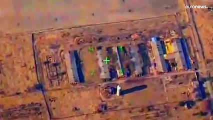 شاهد: وزارة الدفاع الروسية تنشر صور قصف مركز تدريب كتيبة استطلاع أوكرانية في منطقة زهيتومير