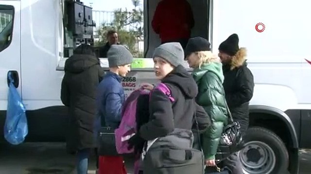 Akın akın Türkiye'ye gelmeye devam ediyorlar