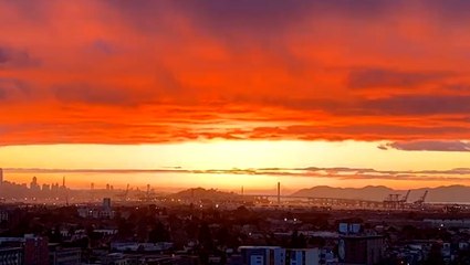 Descargar video: Spring greeted by sunsets across the US