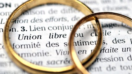 Présidentielle 2022 : le candidat Emmanuel Macron souhaite repenser la fiscalité des couples en union libre