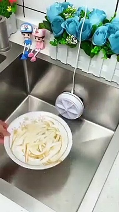 Mini dishwasher cleans dishes well