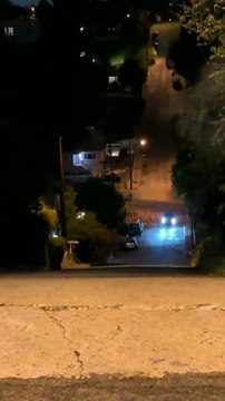 Condutor sem noção fez Tesla Model S voar numa rua de Los Angeles