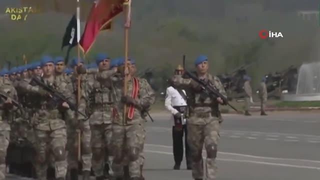 Türk komandoları İslamabad'daki Pakistan Milli Günü için yapılan askeri geçit törenine katıldı