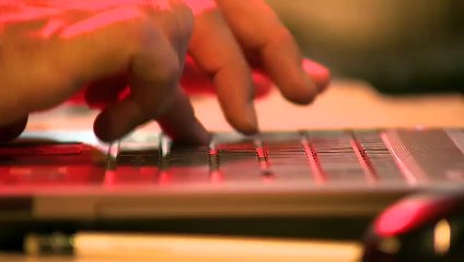 Sanal arkadaşlık dolandırıcılığı