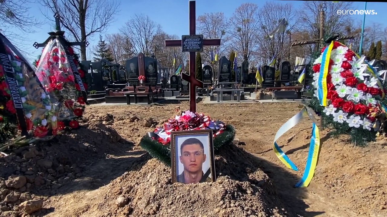 A Kyiv, les larmes et la foi après bientôt un mois de guerre