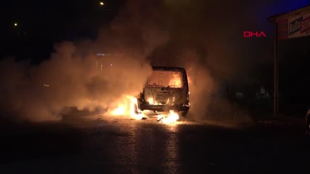 BURSA SEYİR HALİNDEKİ HAFİF TİCARİ ARAÇ ALEV ALEV YANDI