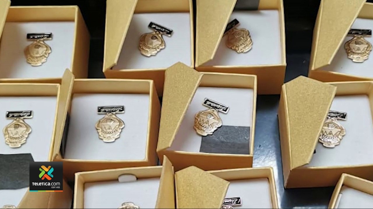 tn7-Asamblea-gastará-más-de-₡10-millones-en-pin-de-oro-de-14-kilates,-para-cada-nuevo-diputado-210322