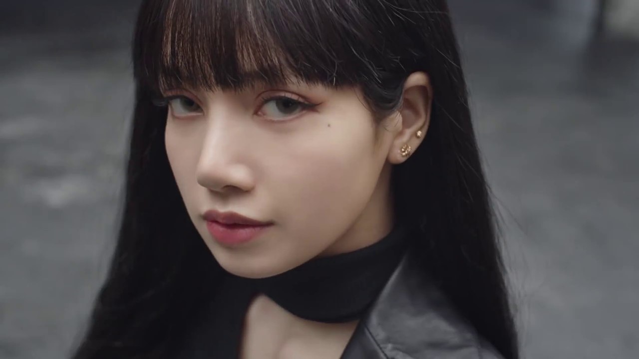 AIS 5G X LALISA