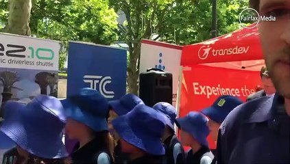 Automated shuttle test drive in Petrie Plaza