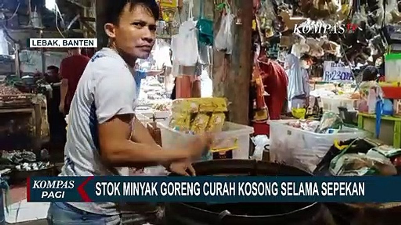 Fenomena Minyak Goreng Langka, Warga Rela Antre Sampai Malam Demi Minyak Goreng Curah