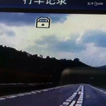 La vidéo de la caméra de bord du Boeing 737 de China Eastern s'écrase avec 132 personnes à bord.