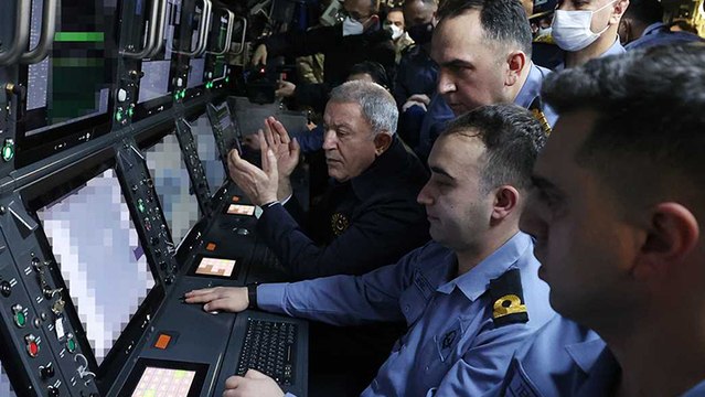 İlk atış Bakan Akar'dan! Milli torpido ile tam isabet