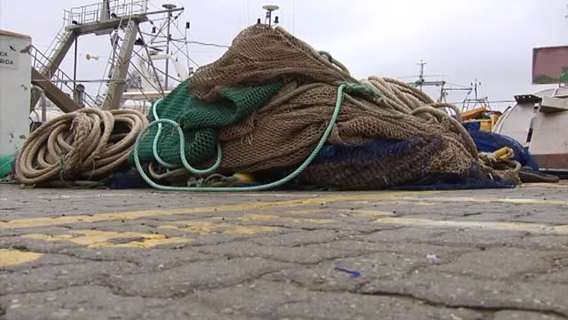 La flota pesquera permanece amarrada por segundo día consecutivo