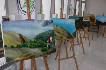 Ganos Dağı'nın eteklerindeki manzarayı tuvale yansıttılar