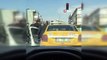 İstanbul'da yol verme kavgasında taksiciye uçan tekme kamerada