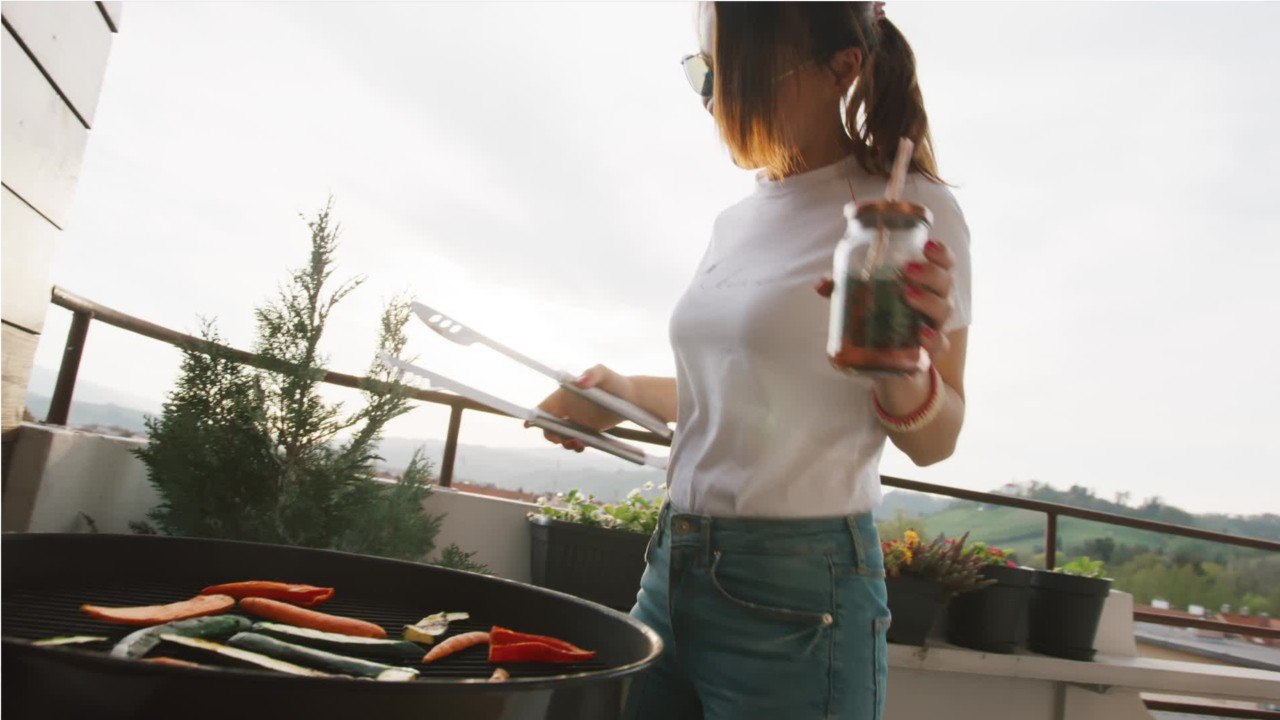 Grillen auf dem Balkon: Ist das erlaubt - oder verboten?