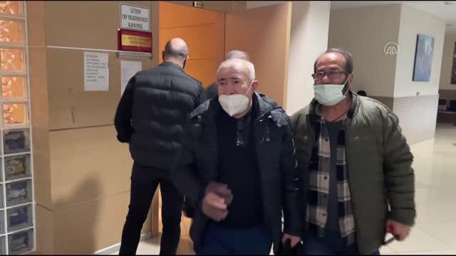 Oyuncu İlyas Salman, Türk milletini alenen aşağılama davasında hakim karşısına çıktı