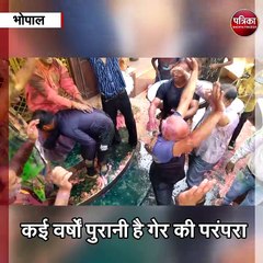 भोपाल (मप्र) : रंगपंचमी पर खूब उड़ा रंग, पुराने भोपाल में निकला जुलूस