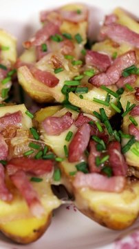CUISINE ACTUELLE - Pommes de terre au four façon tartiflette