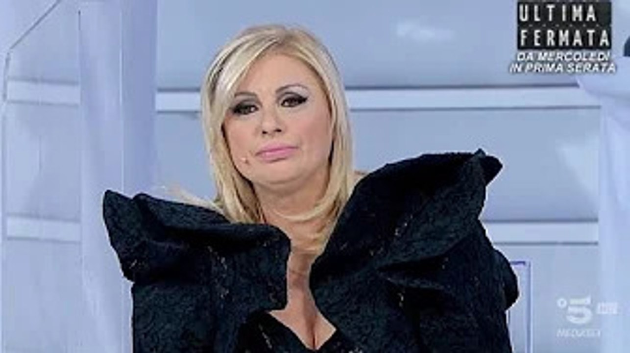 Pinuccia messa alle strette da Tina Cipollari a Uomini e Donne: arriva la segnalazione La puntata di