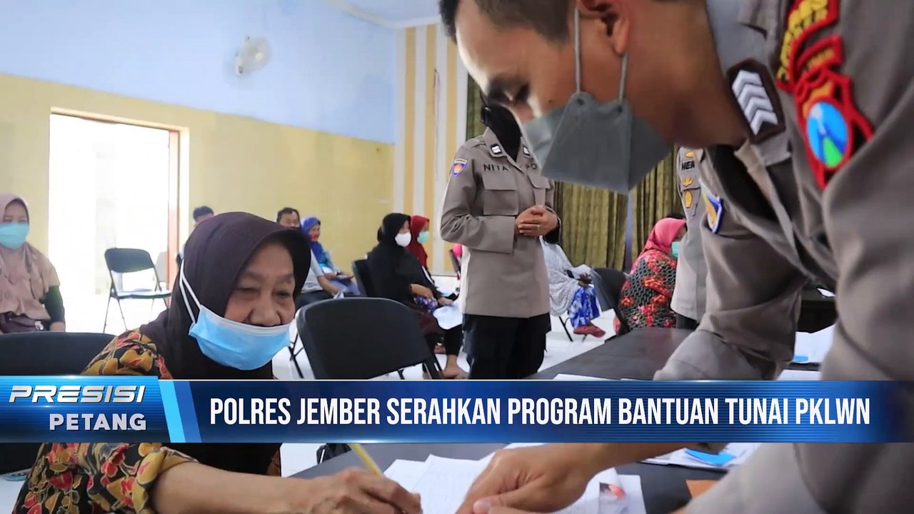 Polres Jember Serahkan Bantuan Tunai Kepada Para Nelayan dan Pedagang Kaki Lima