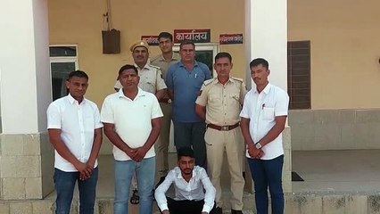 अवैध हथियारों रखने वाला गिरफ्तार